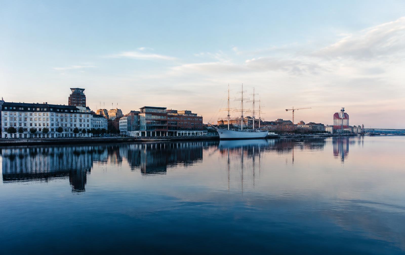 Gothenburg harbour at dawn
